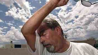 تغلب على الموجة الحارة ب 9 طرق تحميك من اشعة الشمس