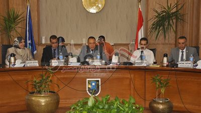 مجلس جامعة قناة السويس يهنئ كلية التمريض بحصولها على الاعتماد والجودة ويكرم عميد كلية العلوم