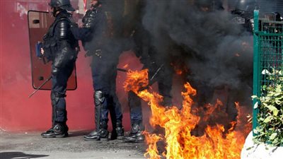 اندلاع العنف خلال مظاهرة بلندن ضد «وحشية الشرطة»