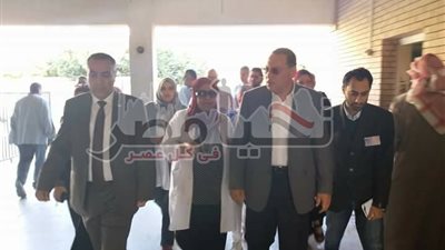 بالصور.. رئيس جامعة قناة السويس يتفقد طوارئ المستشفى الجامعى ويشدد على الاهتمام ورعاية المرضى 