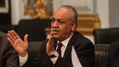 مصطفى بكري عن الكابتن غزالي : «نجح في رفع الروح المعنوية بشعره»