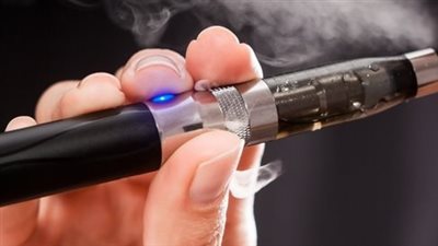 احذر التدخين.. طبيب أسنان يكشف مفاجأة  