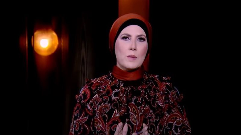 الإعلامية نيفين منصور