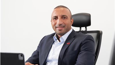 إي آند مصر تطلق أول حملة لإعادة تدوير الزجاجات البلاستيكية من خلال آلات البيع العكسي الذكية بالتعاون مع 