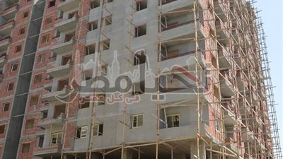 محافظ الاسماعيلية بتفقد تشطيبات مشروع الأبراج السكنية البديلة لمساكن الكوكاكولا التى تم ازالتها