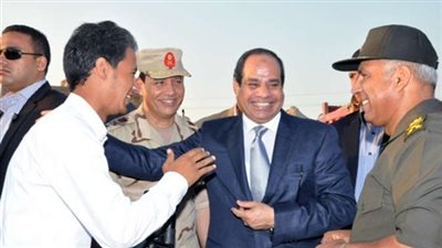 الرئيس السيسي يتفقد أعمال إنشاء أنفاق قناة السويس بالإسماعيلية