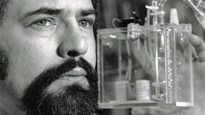 بالصور.. 5 علماء توفوا في ظروف غامضة