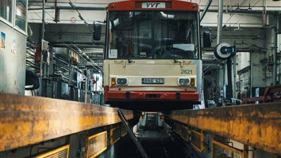 بالصور.. فنان يوهم المارة بـ