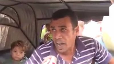 نشطاء يسخرون من سائق 