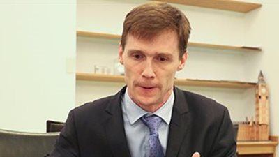 السفير البريطانى: العضوية بجماعة الإخوان دليل تبنى الأفكار المتطرفة