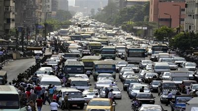 كسر ماسورتي مياه يصيبان مصر الجديدة والقاهرة الجديدة بكثافات مرورية