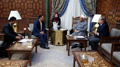 سفير كمبوديا لشيخ الأزهر: المسلمون عندنا يتمتعون بحقوق المواطنة ويتقلدون المناصب