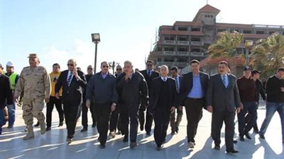 بالصور.. مساعد رئيس الجمهورية يشيد بجهود محافظ دمياط في تشغيل فندق اللسان وتطوير منطقة الصيادين العشوائية بالجربي