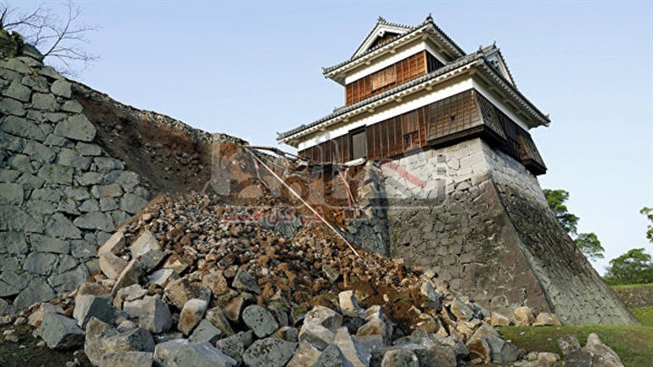 بالصور.. تضرر المعالم التراثية في اليابان جراء الزلزال