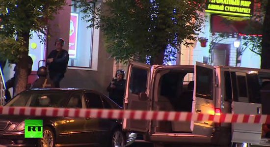 بالفيديو والصور.. القوات الروسية تصفي محتجز رهائن بنك موسكو