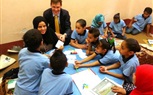 بالصور.. زيارة السفير البريطاني لاحدي المدارس بضواحي القاهرة