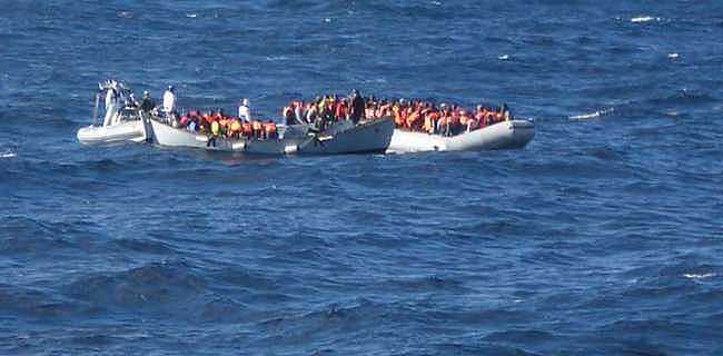 بالصور.. غرق أكثر من 700 مهاجر في مياه البحر المتوسط