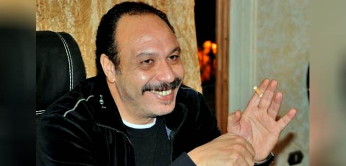 خالد صالح أعلن أنه تعرض لوعكة صحية بسبب السجائر