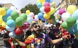 شوارع لندن تحتفل بالمهرجان السنوي للمثليين