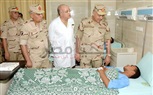 بالصور... رئيس الأركان يزور المصابين بالمستشفيات العسكرية بمناسبة حلول عيد الفطر المبارك 