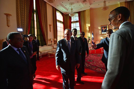 بالصور.. رئيس الوزراء الإسرائيلى يلتقى قادة دول حوض النيل