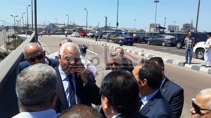 بالصور .. وزير النقل  يتفقد ميناء الدخيلة  البحري