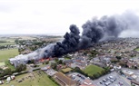 حريق ضخم يلتهم أكاديمية جنوبي إنجلترا