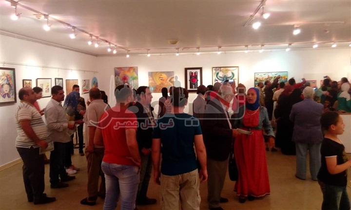 بالصور.. محافظ الاسماعيلية يفتتح معرض "ملحمة العبور" للفنون التشكيلية بقصر الثقافة