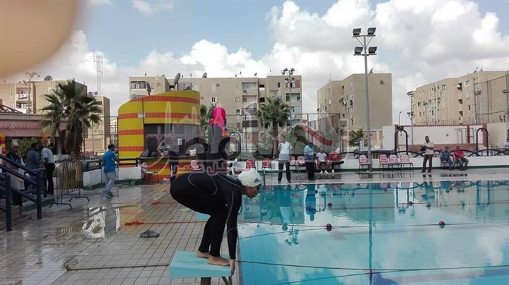 بالصور.. بدء بطولة جامعة قناة السويس للسباحة بمشاركة 15 كلية و 150 طالب