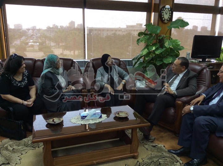 بالصور.. رئيس جامعة قناة السويس يستقبل المجلس القومي للمرأة فرع الاسماعيلية لبحث عدد من القضايا