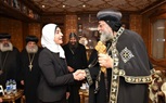 بالصور.. مايا مرسى تقدم العزاء للبابا تواضروس في ضحايا الكنيسة البطرسية