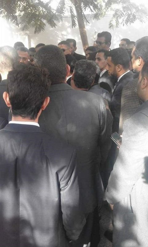 محامين القنطرة ينظمون وقفة احتجاجية امام مجمع المحاكم بالاسماعيلية