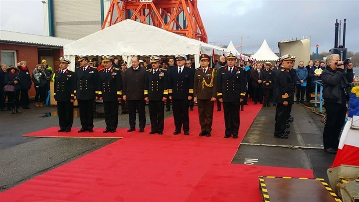 البحرية المصرية تتسلم أول غواصة حديثة طراز " 209/1400 " من ألمانيا
