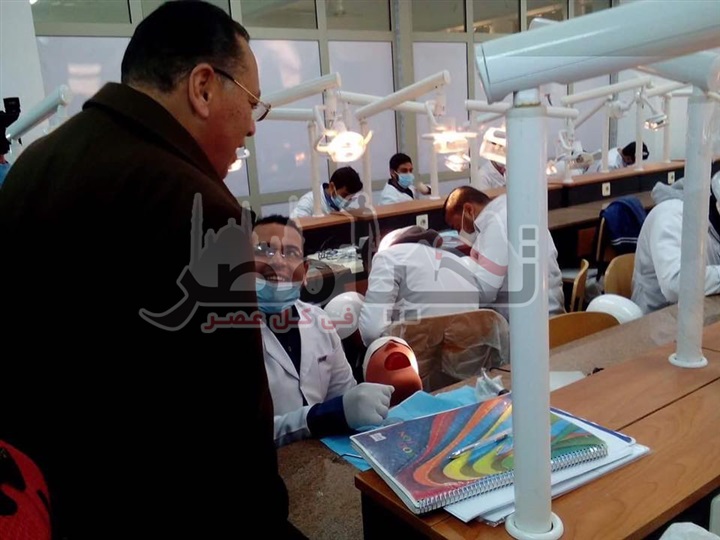 بالصور.. رئيس جامعة قناة السويس يفتتح عيادات الدراسات العليا بكلية طب الاسنان بالجامعة