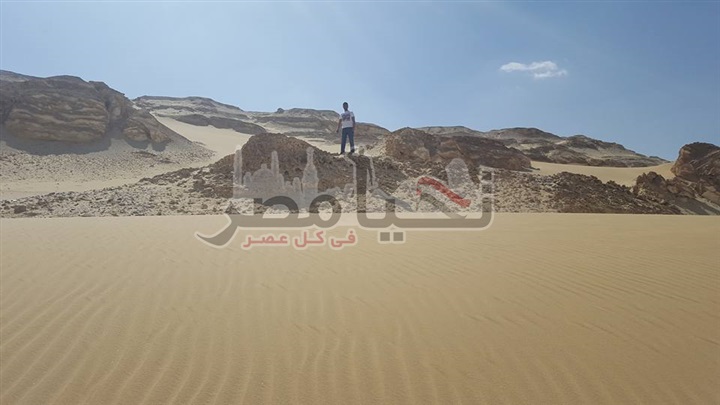 خالد النبوي يستكمل تصوير مشاهده بـ "واحة الغروب" فى صحراء الفيوم 
