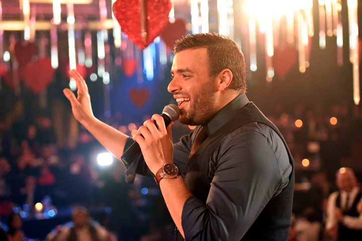 بالصور.. رامي صبري يحتفل بعيد الحب فى القاهرة الجديدة