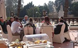 بالصور.. ويل سميث يتناول الإفطار مع “أبو الهول” بمصر