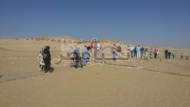 انتعاشة سياحية في المنيا وفود 8 دول تزور المناطق الأثرية بتل العمارنة وبني حسن