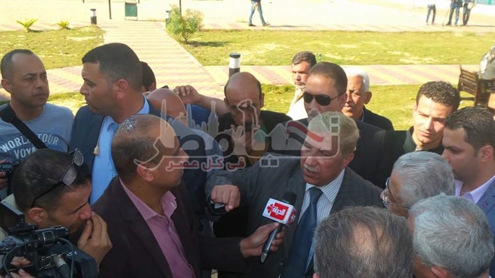 وزير التربية والتعليم يزور الأسر المسيحية الوافدة من سيناء للاسماعيلية