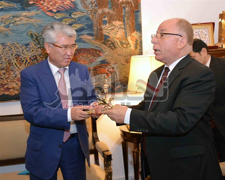 وزير الثقافة يبحث مع نظيره الكازخستاني زيادة التعاون بين البلدين 