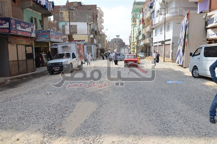 السكرتير العام المساعد لمحافظة الاسماعيلية يتابع أعمال رصف ورفع كفاءة الشوارع بحى ثان 