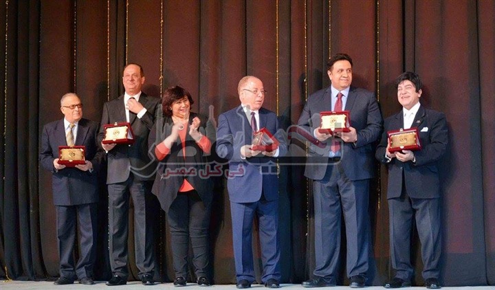في الذكرى الـ 40 لرحيل العندليب وزير الثقافة يكرم مفيد فوزي وأعضاء فرقته 