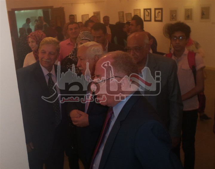 بالصور.. وزير الثقافة يفتتح معرض "الجورنالجيه" بقصر ثقافة الإسماعيلية
