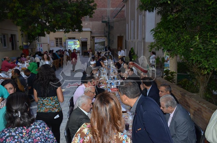 محافظ الإسماعيلية يشهد حفل افطار الأطفال الأيتام بمدرسة راهبات الفرنسيسكان