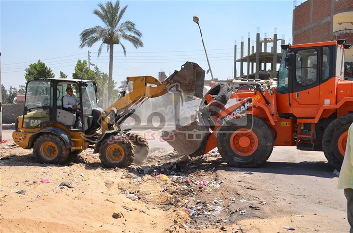 السكرتير العام لمحافظة الاسماعيلية يتابع إستكمال حملة النظافة بمدينة "المستقبل"