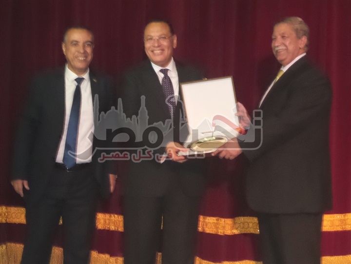 محافظ ومدير أمن الإسماعيلية يشهدان حفل جامعة قناة السويس بمناسبة حصولها على شهادة الجودة "الايزو"