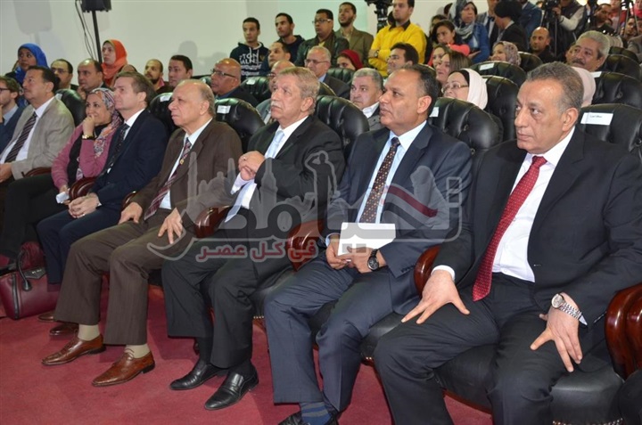 محافظ الإسماعيلية يشهد إختتام معرض "القاهرة الدولى للابتكار" ويتسلم جائزة فوز المحافظة بالمركز الثالث
