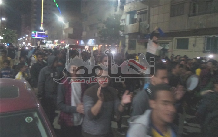 بالفيديو والصور.. جماهير الإسماعيلية تحتفل فى شوارع المدينة بفوز الإسماعيلى على الزمالك