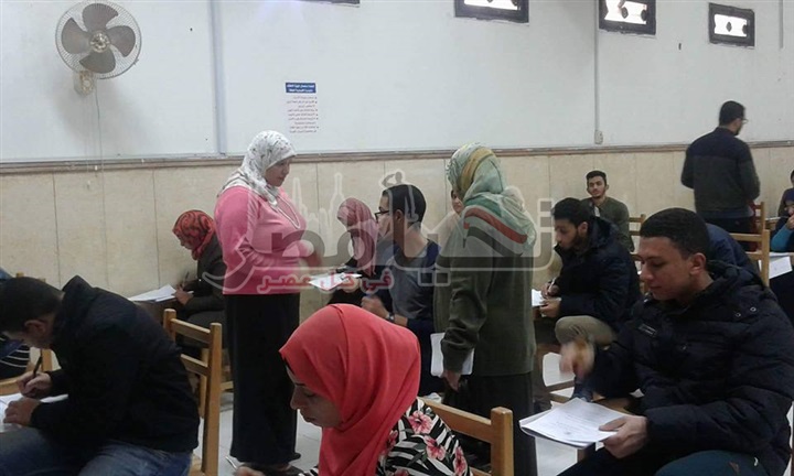 727 طالب و طالبة يؤدون امتحانات الفصل الدراسى بكلية التمريض فى جامعة قناة السويس 