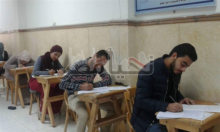 727 طالب و طالبة يؤدون امتحانات الفصل الدراسى بكلية التمريض فى جامعة قناة السويس 